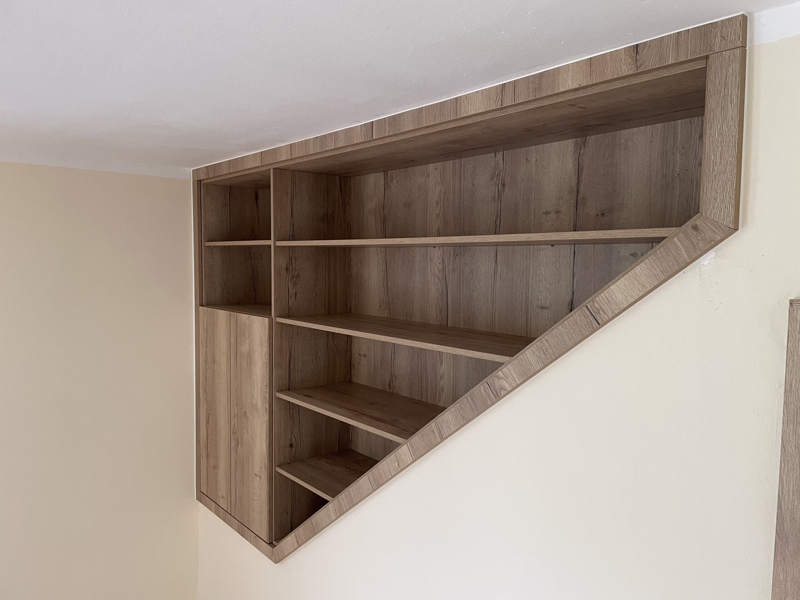 Individueller Möbelbau von Tischler mit Montage | Eibauregal in Nische nach Maß inklusive Montage | Nischenregal Maßanfertigung | Maßgefertigte Schränke für Nischen | Treppenunterschrank mit Montage 3 Individueller Möbelbau von Tischler mit Montage | Eibauregal in Nische nach Maß inklusive Montage | Nischenregal Maßanfertigung | Maßgefertigte Schränke für Nischen | Treppenunterschrank mit Montage