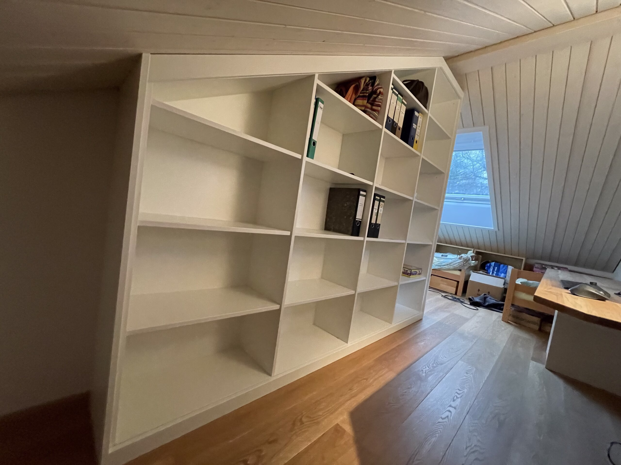 Individueller Möbelbau mit Montage | Dachschrägeschrank nach Maß mit Montage | Einbauschrank für Dachschräge Maßanfertigung | Maßgefertigte Schränke für Dachschrägen | Giebelschrank mit Montage | Büromöbel vom Tischler mit Montage 6 Individueller Möbelbau mit Montage | Dachschrägeschrank nach Maß mit Montage | Einbauschrank für Dachschräge Maßanfertigung | Maßgefertigte Schränke für Dachschrägen | Giebelschrank mit Montage | Büromöbel vom Tischler mit Montage